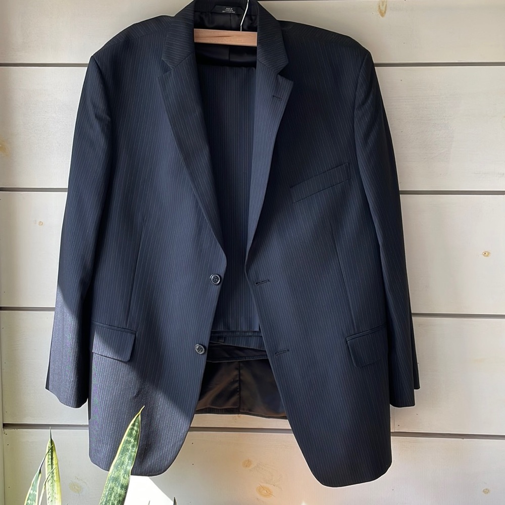 HAGGAR JACKET 46 reg PANTS 36x30
Excellent condition worn once